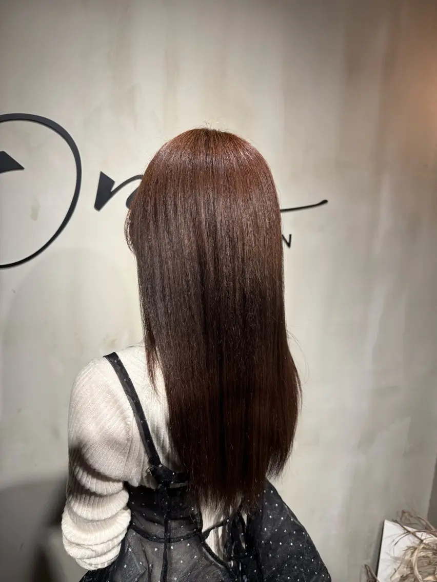 セミロング 艶感/レイヤーカット 🌐Taketoのヘアスタイル