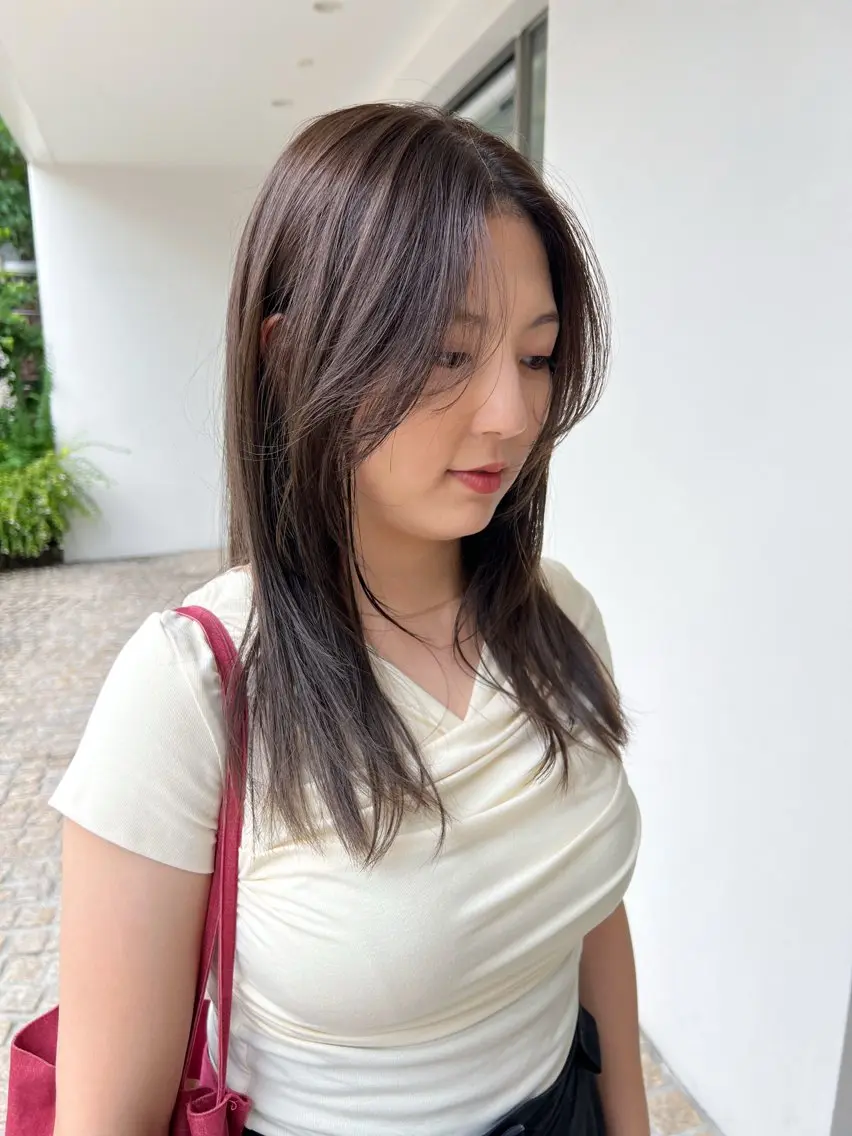 セミロング カラー 透明感カラー カット ヘアカラー kotoko 透け感カラーのヘアスタイル