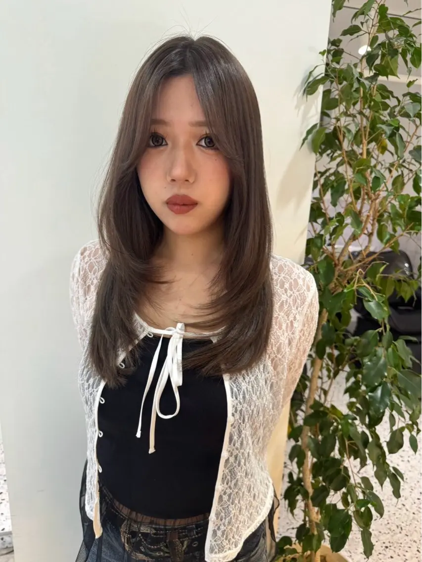 ロング カラー ブラウンカラー 透明感カラー くびれヘア 韓国風ヘア くびれレイヤー ヘアカラー ハイトーン/縮毛矯正 AO俊介🌐のヘアスタイル
