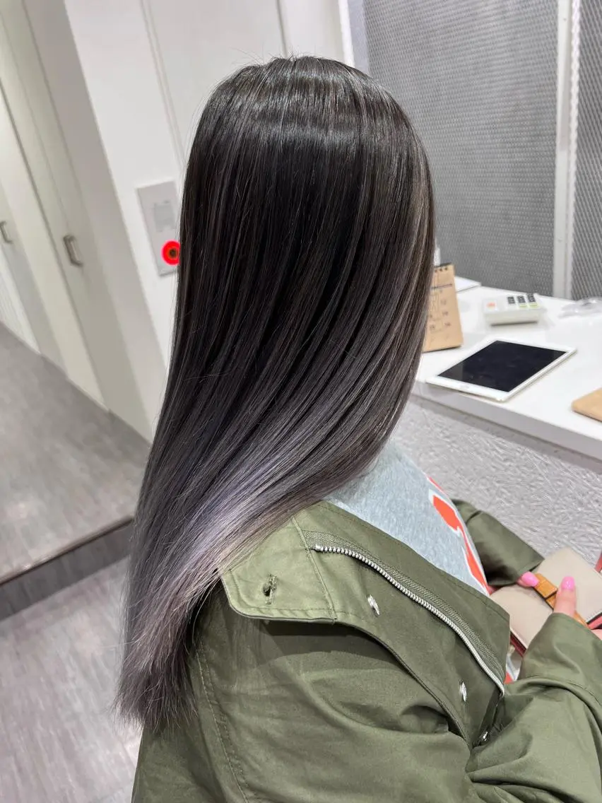 手触り抜群✨サラサラストレート✨カット＋縮毛矯正💫の写真