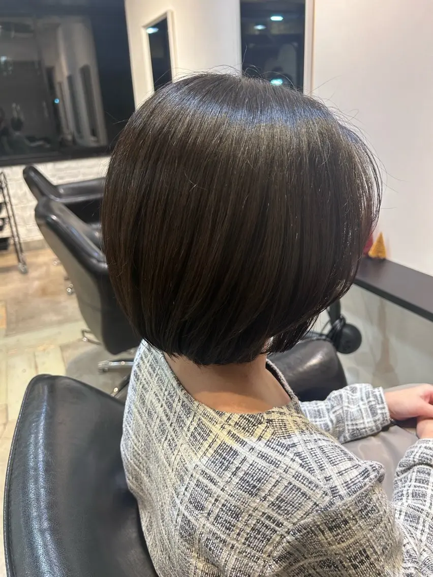 ミディアム カラー レイヤーカット 三浦 栞のヘアスタイル