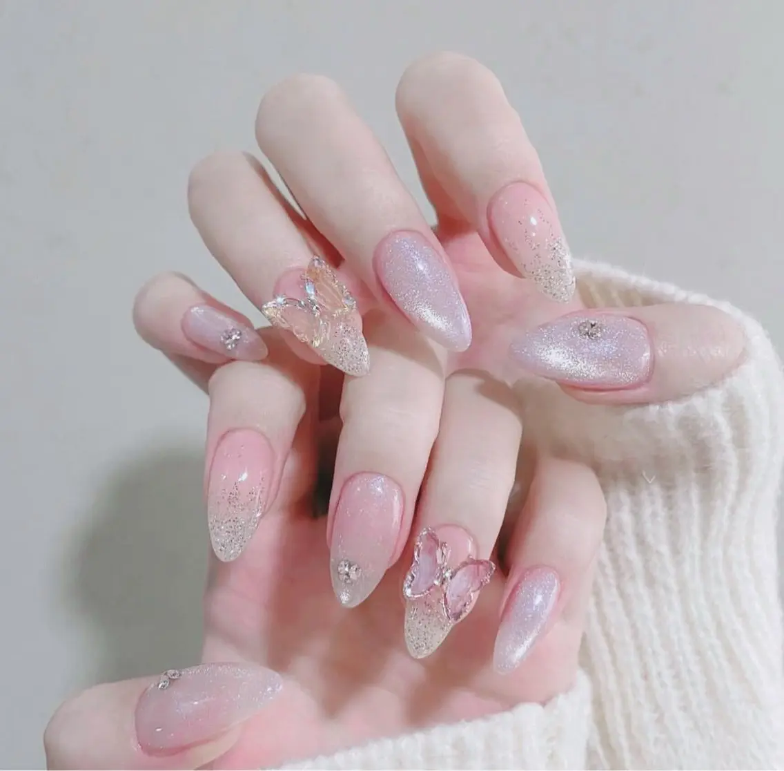 ネイル キラキラネイル マグネットネイル ミラーネイル ニュアンスネイル 春ネイル ハンドネイル Lyna 池袋のネイルデザイン