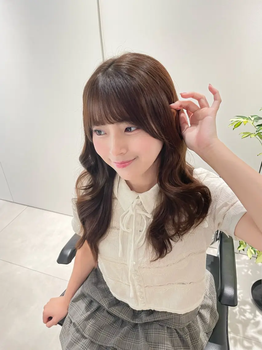 セミロング 顔まわりレイヤー レイヤーカット 高橋 嘉月のヘアスタイル