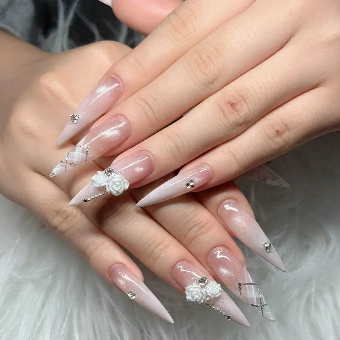 ネイル フットネイル フレンチネイル グラデーション 韓国ネイル ロングネイル ハンドネイル Hot Nail Salonのネイルデザイン