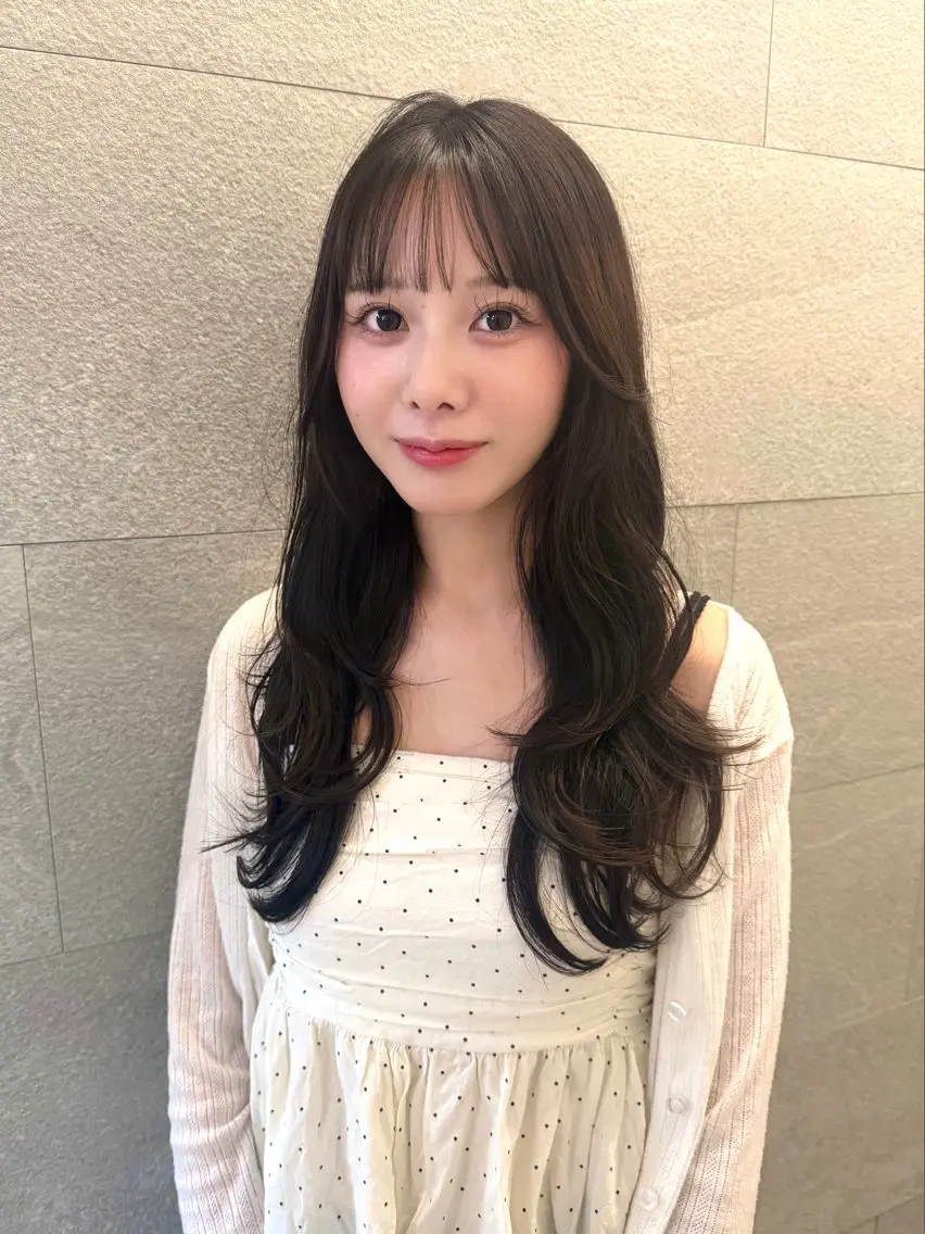 ロング she. momonoのヘアスタイル