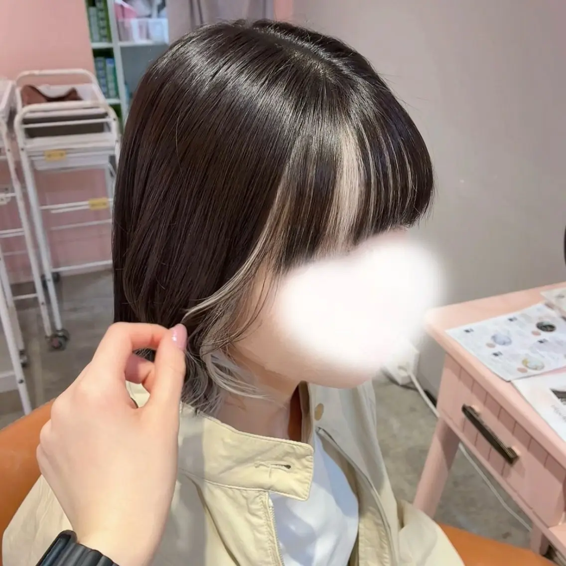 ショート カラー ミストバング ブリーチ ブロンド  フェイスフレーミング ホワイトブロンド ヘアカラー ハイトーン/透明感 カラー/AIRI🦋のヘアスタイル