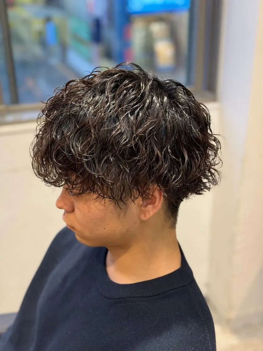 ショート メンズ メンズパーマ 波巻きパーマ カット パーマ メンズ特化 TAKUYAのヘアスタイル