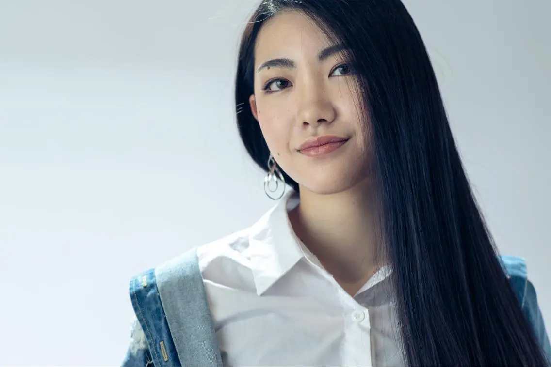 ロング 井上 涼花のヘアスタイル