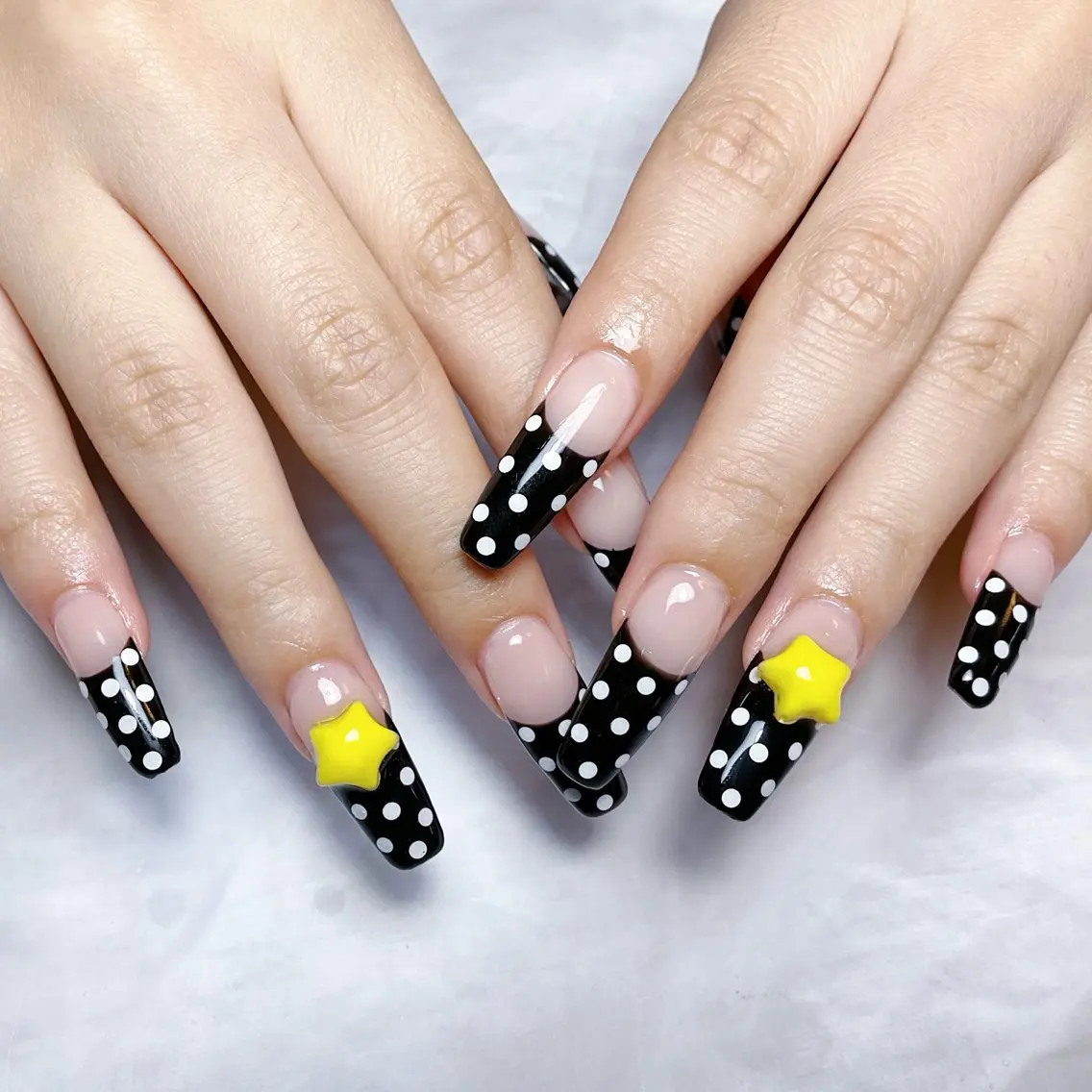 ネイル ハンドネイル 🍭Yun nail hyejin🌸のネイルデザイン