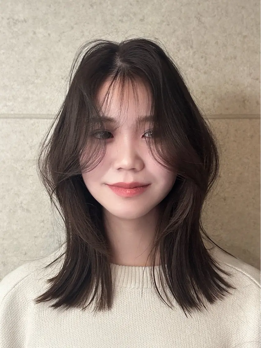 ミディアム カット ヘアカラー STAYGOLD⭐️ NANAMIのヘアスタイル