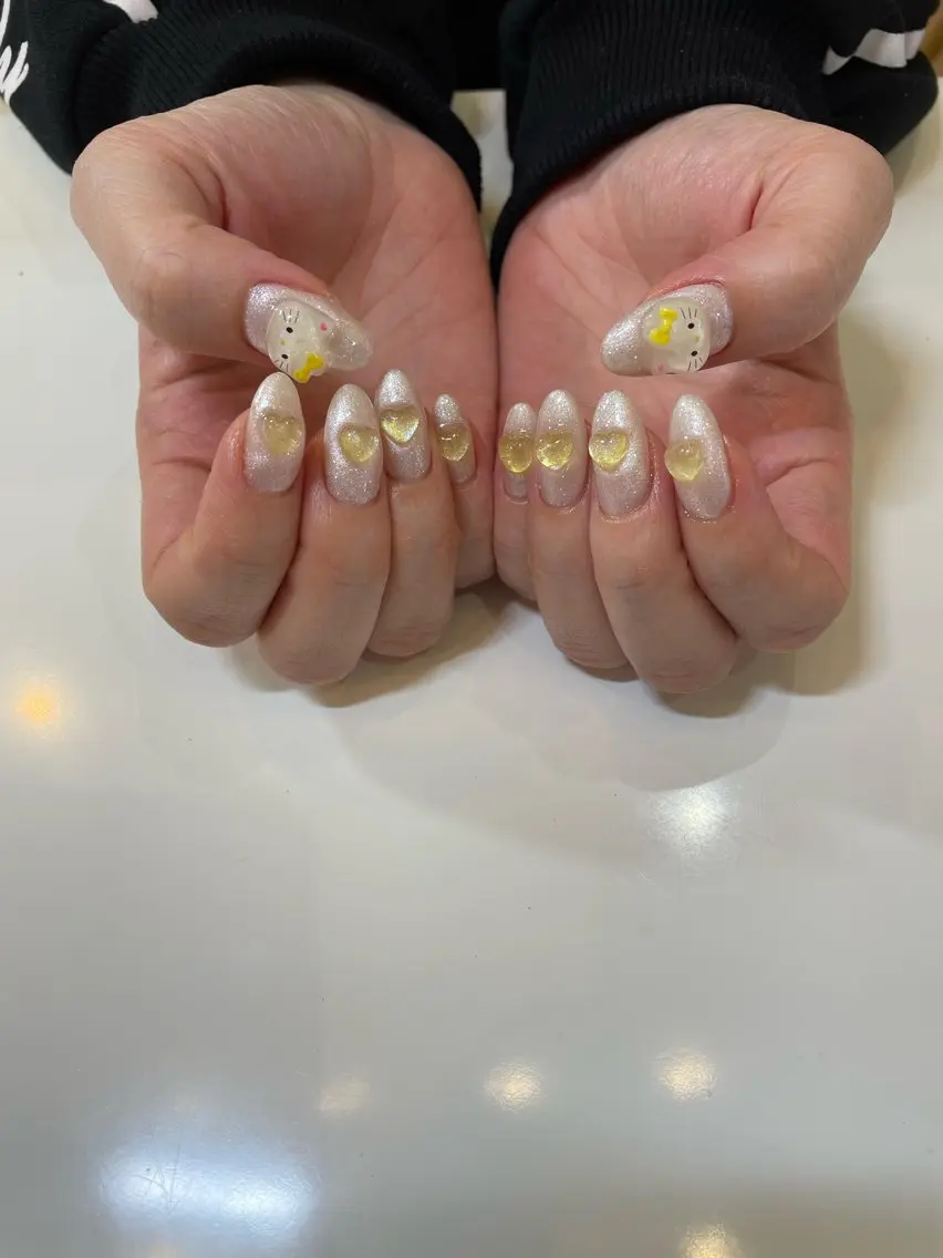 ネイル ホワイト Nail Salon Gummi.のネイルデザイン