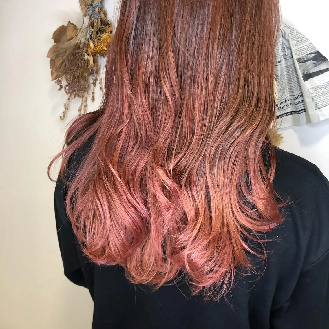 ロング カラー ピンクカラー ヘアカラー トリートメント 松佐 ゆかりのヘアスタイル