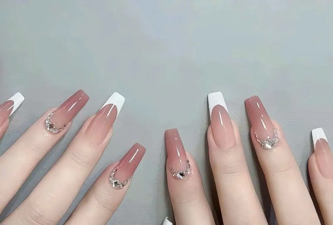 ネイル ハンドネイル T. Leeのネイルデザイン