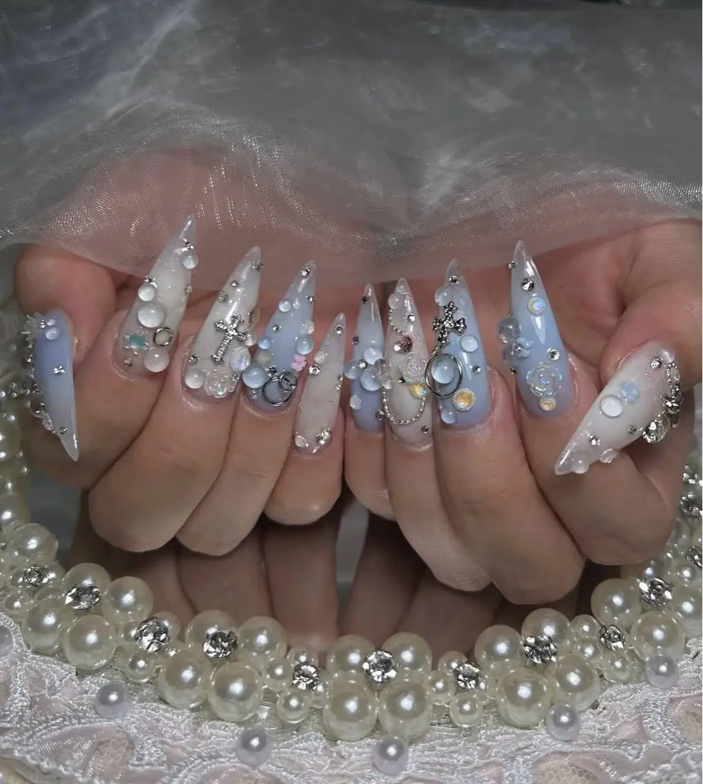 ネイル アートネイル ボルドー フレンチネイル ジェルネイル 氷ネイル・うるうるネイル ハンドネイル Julie Nail Rinのネイルデザイン