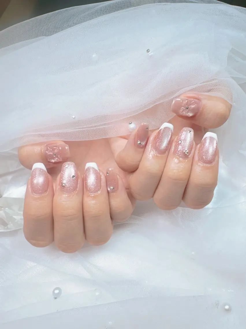 ネイル アートネイル チークネイル フレンチネイル ジェルネイル ガラスフレンチ ハンドネイル Queeens nailのネイルデザイン