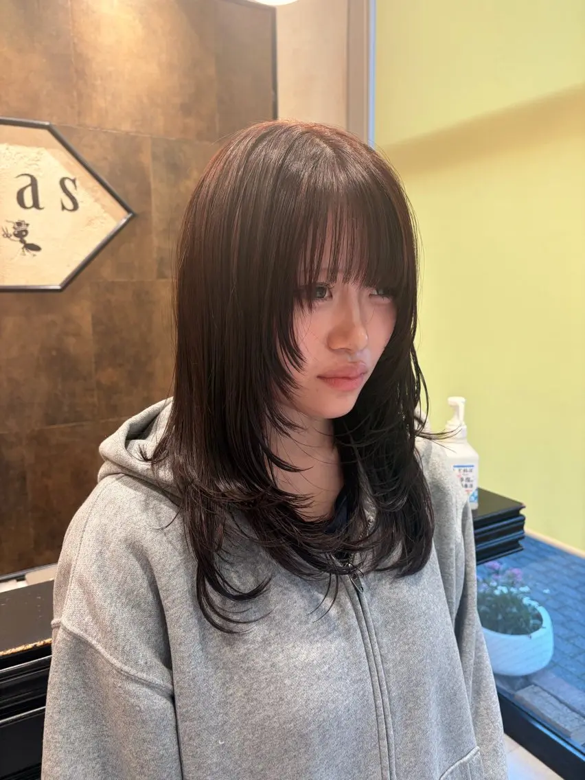 ミディアム カラー ベージュカラー ラベンダーカラー ラベンダーベージュ レイヤーカット カット ヘアカラー 野上 麗のヘアスタイル