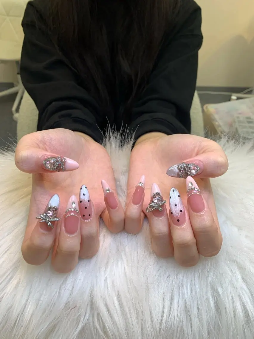 ネイル アートネイル フレンチネイル ジェルネイル ニュアンスネイル オフィスネイル Nie Nail Shinokuboのネイルデザイン
