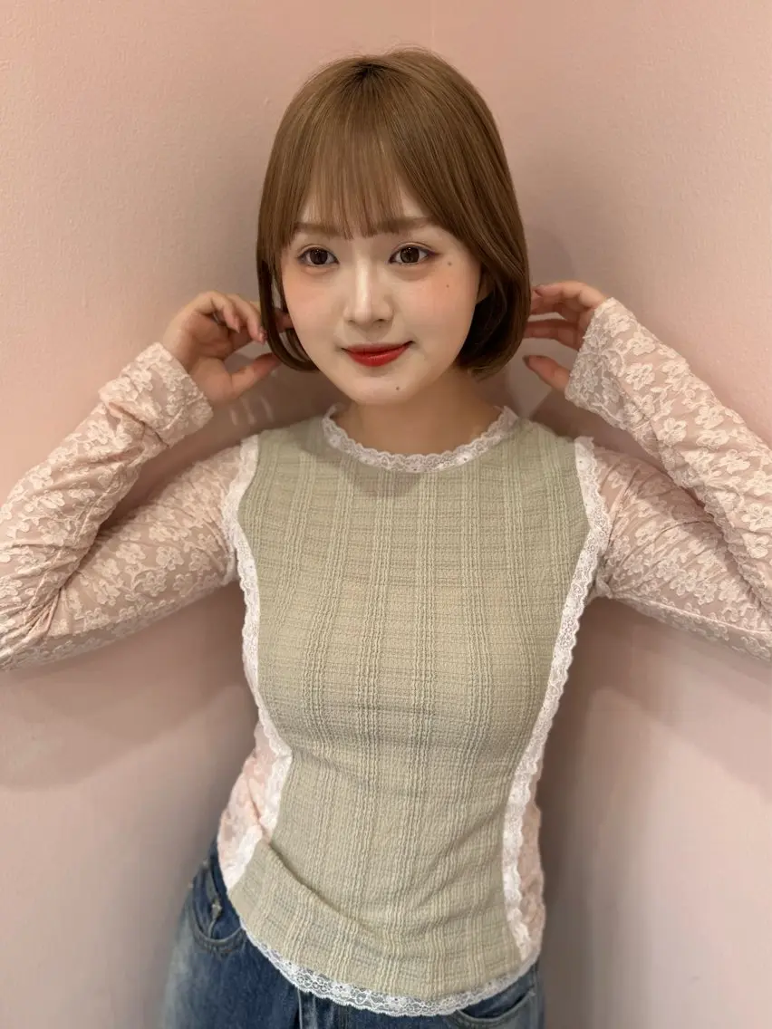 ショート 切りっぱなしボブ チョコレートブラウン ボブ くびれヘア 韓国風ヘア カット ヘアカラー トリートメント 顔周り/透明感カラー REINA𓍯のヘアスタイル
