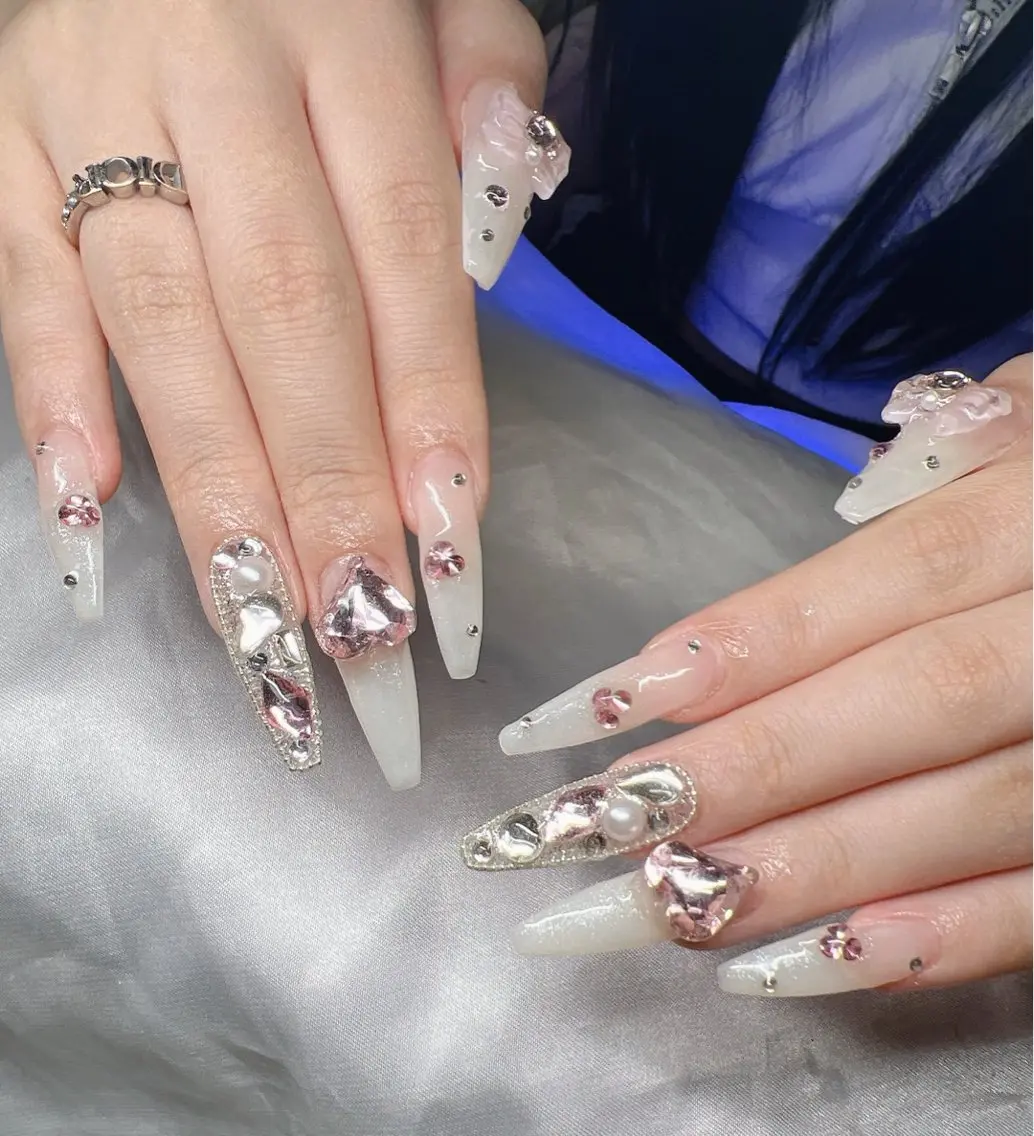 ネイル 長さ出し グラデーション 卒業式 キラキラネイル マグネットネイル ハンドネイル Lee Nailsのネイルデザイン