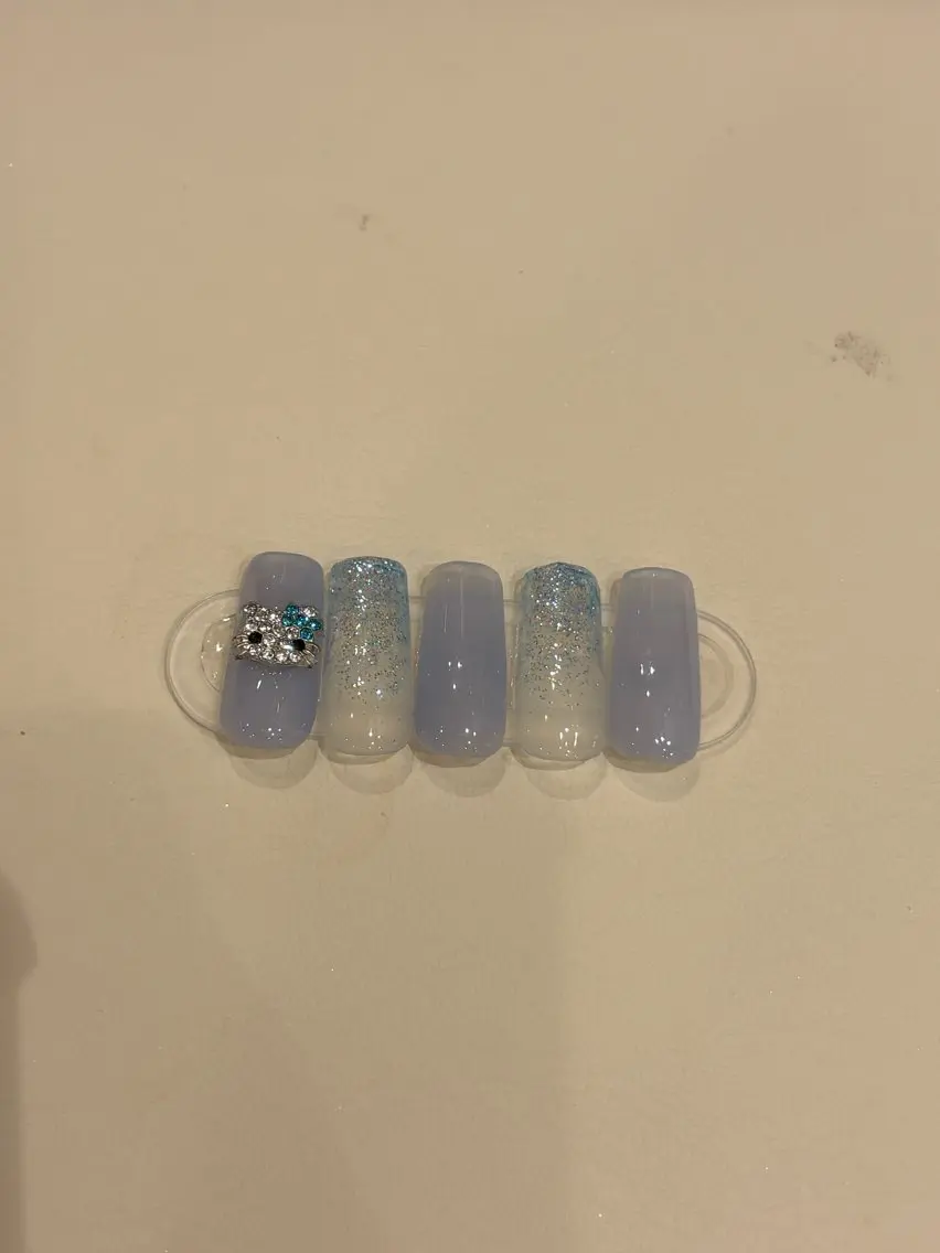 ネイル アートネイル ブルー ラメ(グリッター) ラメグラデーション シンプルネイル ハンドネイル ハンドケア Amys nail シヅキのネイルデザイン