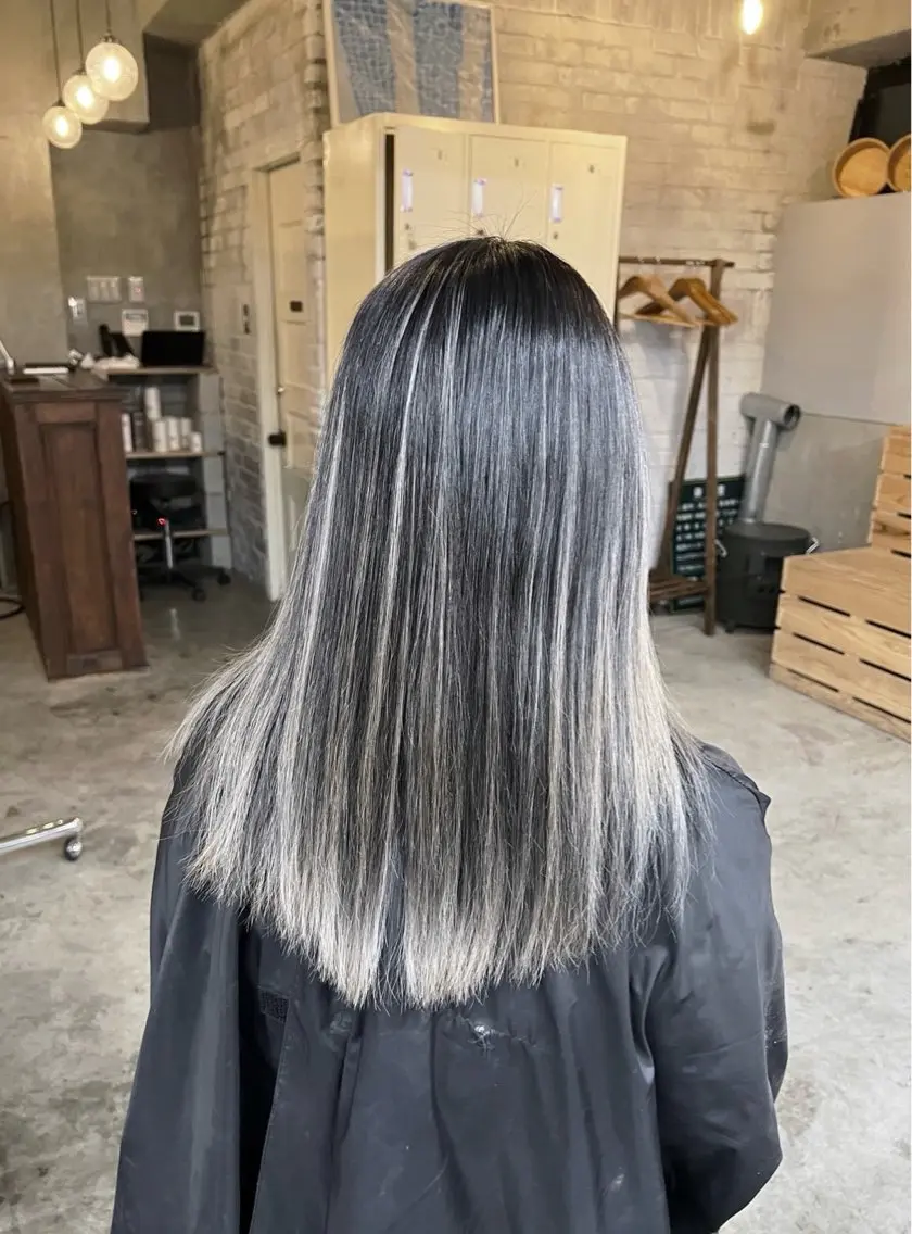 セミロング カラー バレイヤージュ グレージュ レイヤーカット ヘアカラー トリートメント 指名数No.1 /NAOYAのヘアスタイル