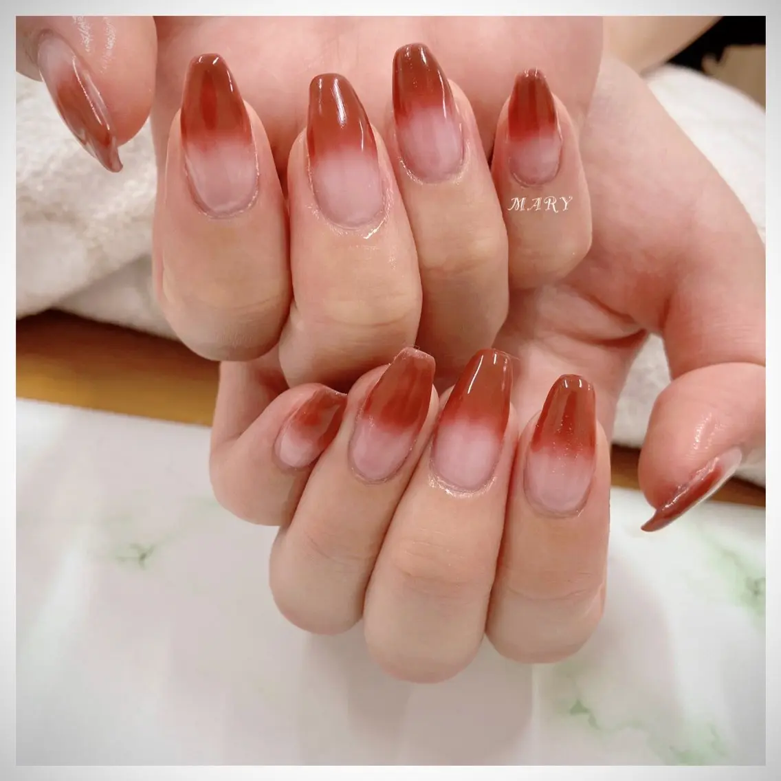 ネイル グラデーション ニュアンスネイル シンプルネイル ハンドネイル Mary nail .narumiのネイルデザイン