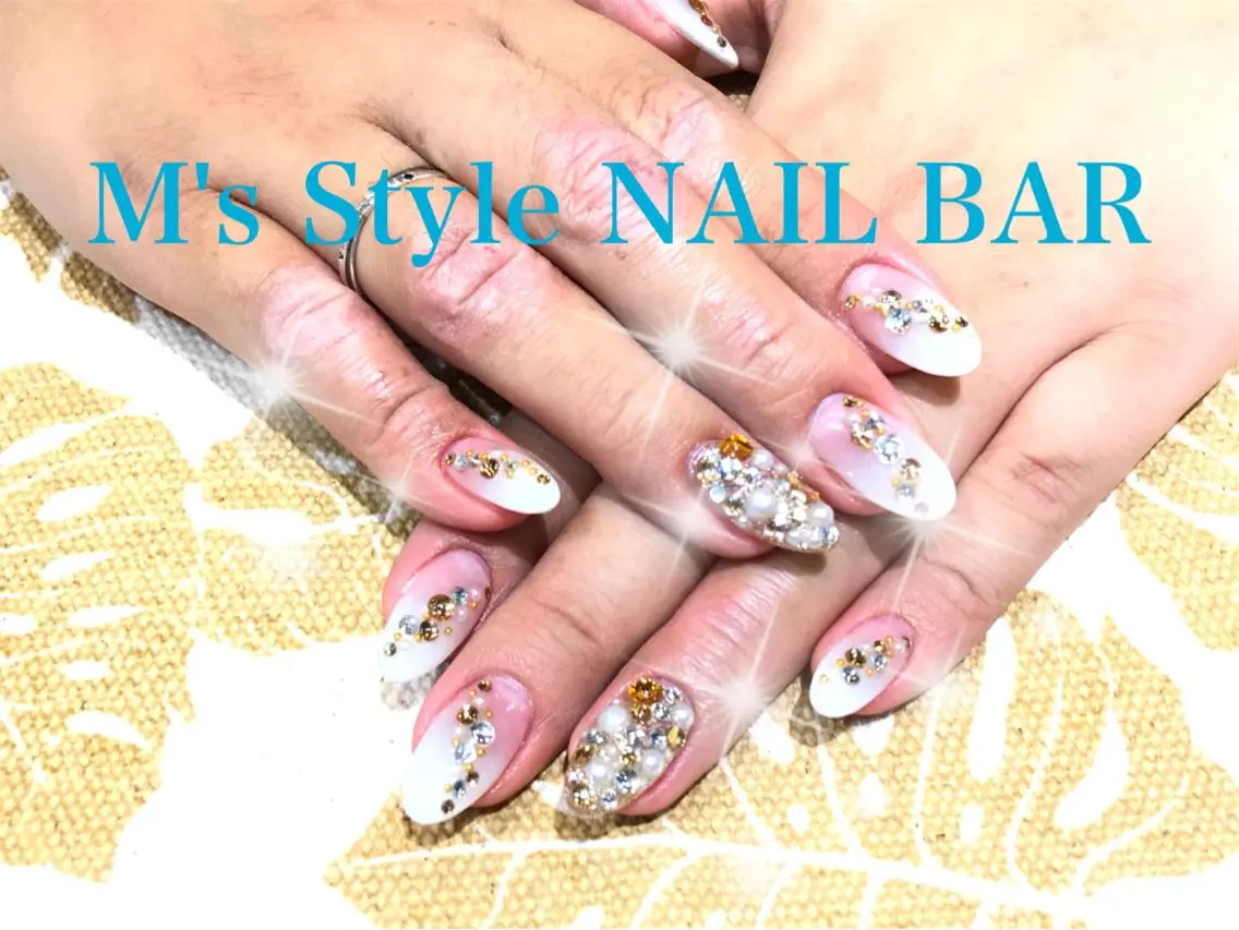 ネイル グラデーション スカルプネイル ショートネイル ホワイト ハンドネイル M's Style NAIL BARのネイルデザイン