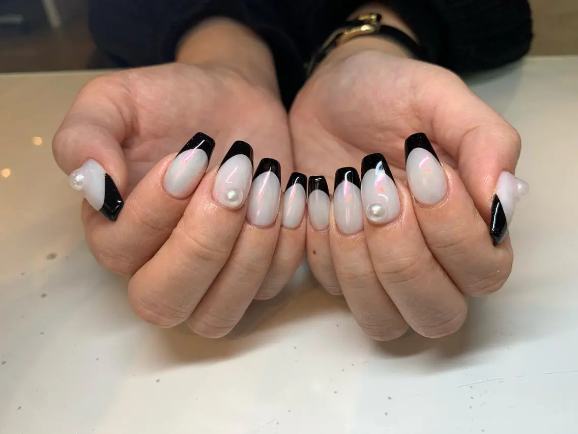 ネイル ハンドネイル ネイルルーム チャームのネイルデザイン
