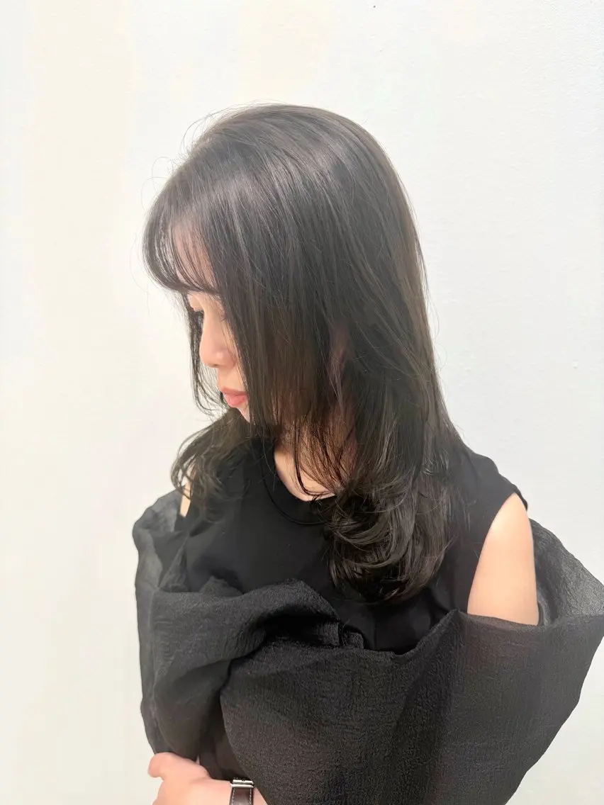 セミロング くびれヘア レイヤーカット 小顔カット 【縮毛矯正/髪質改善 /ケアカラー】十場のヘアスタイル