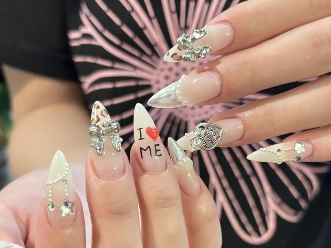 ネイル オーロラネイル 長さ出し フットネイル フレンチネイル ジェルネイル YUNA Belle Nail 池袋のネイルデザイン
