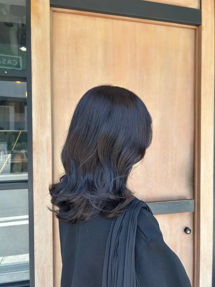 ミディアム パープルカラー かじももな｜女性限定 パーマモデル募集！のヘアスタイル