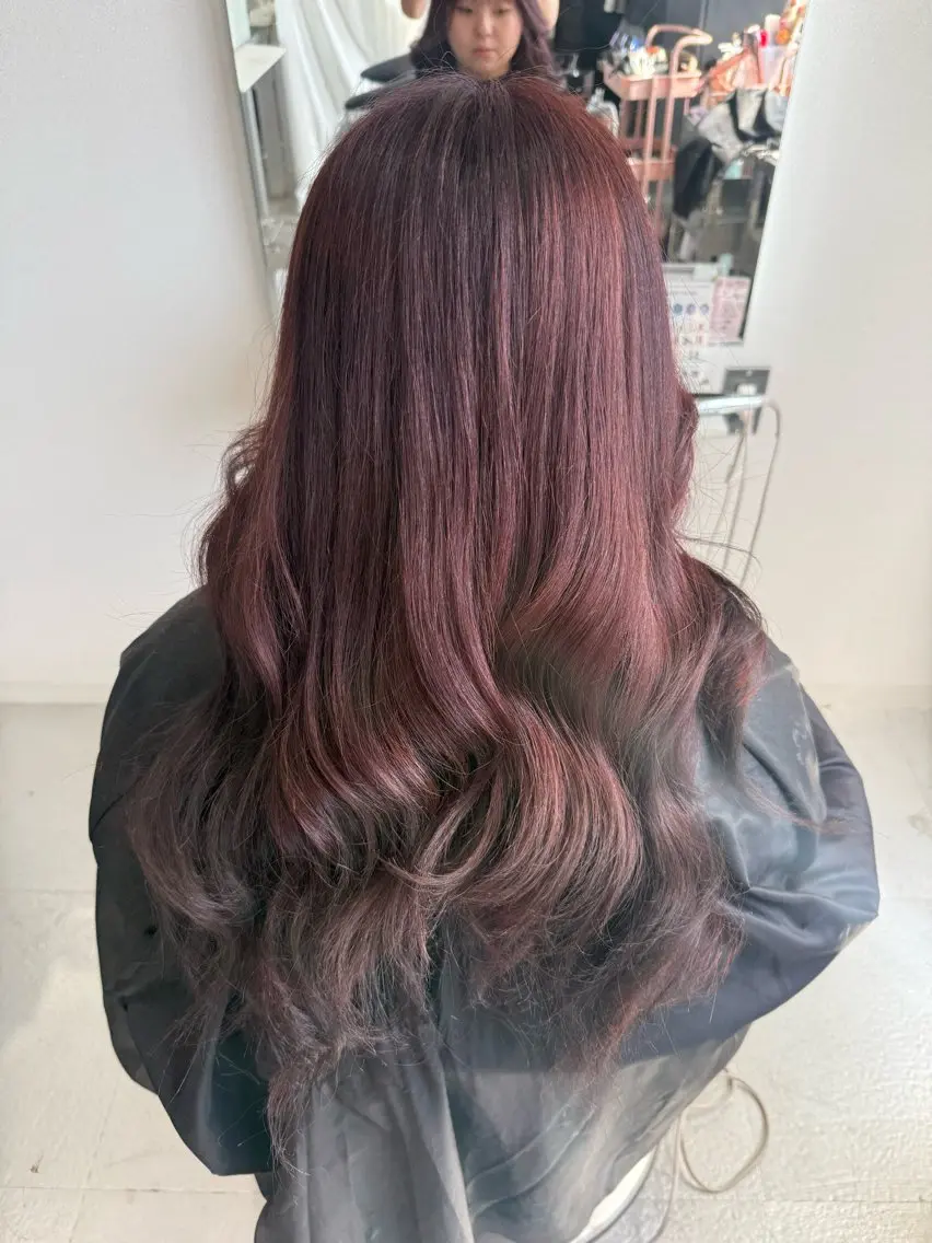 ロング ヘアカラー 有馬 陽菜のヘアスタイル