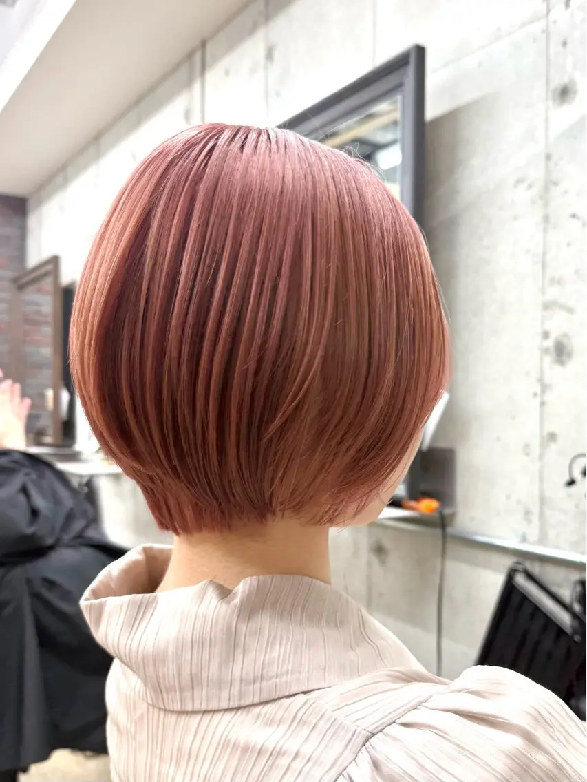 ショート カラー ミルクティー/艶ハイ トーン/RIKUのヘアスタイル