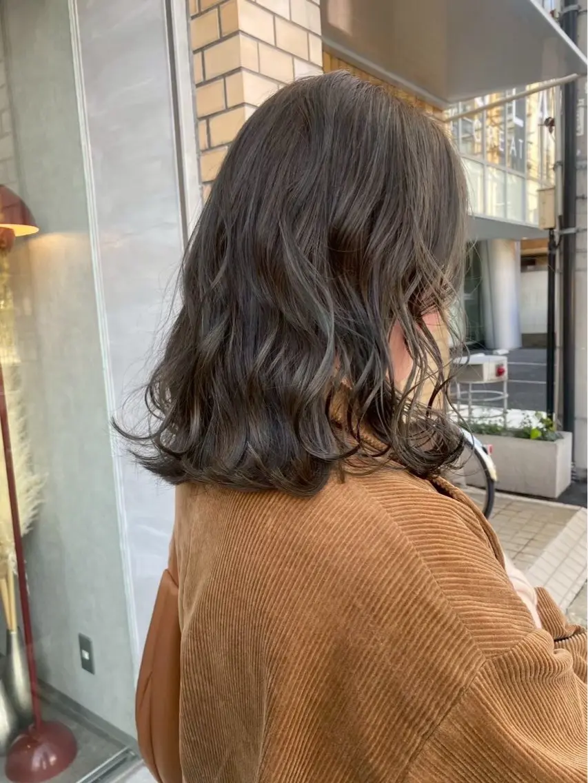セミロング ヘアカラー トリートメント qpulaあいみ 透明感カラーのヘアスタイル