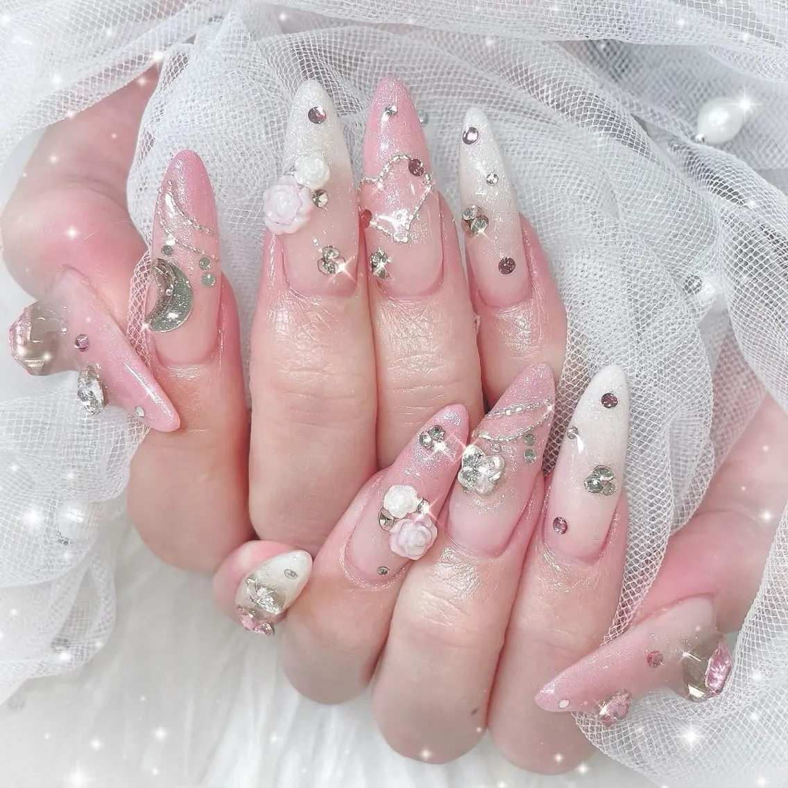 ネイル 長さ出し グラデーション 卒業式 キラキラネイル マグネットネイル ハンドネイル Lee Nailsのネイルデザイン