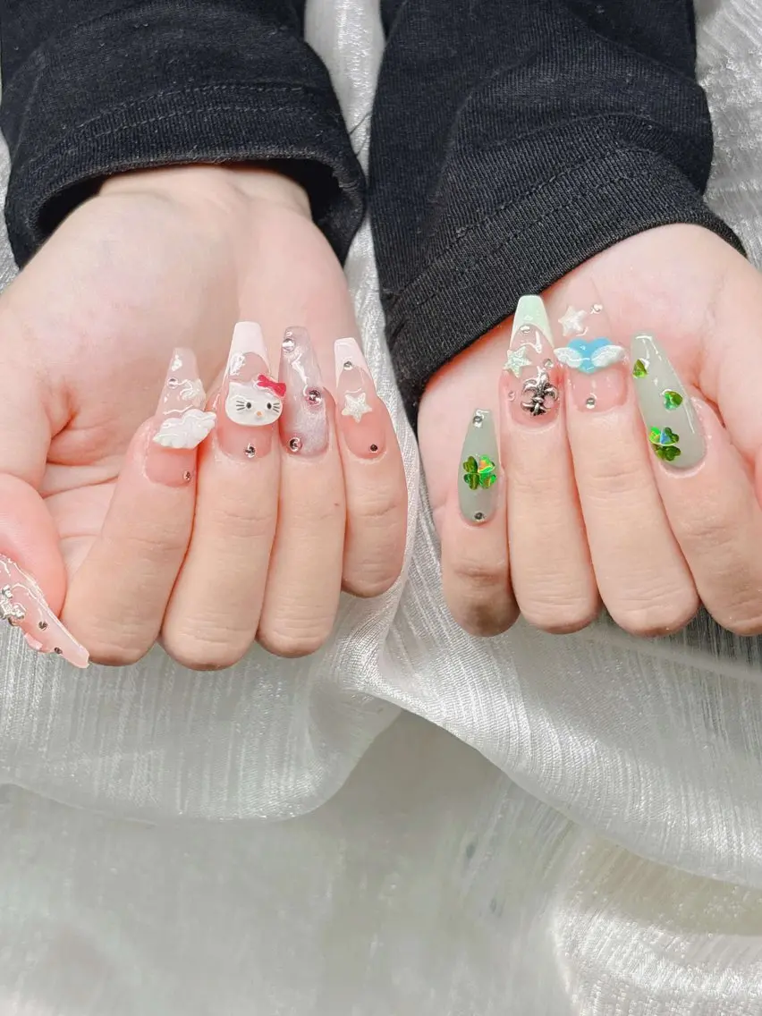 ネイル 長さ出し グラデーション 卒業式 キラキラネイル マグネットネイル Lee Nailsのネイルデザイン