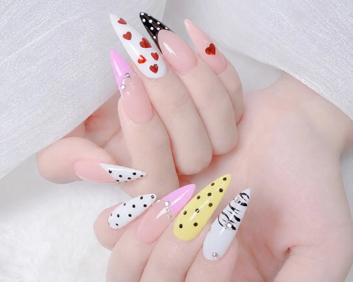 ネイル チークネイル 長さ出し フットネイル 韓国ネイル マグネットネイル ハンドネイル ハンドケア AN NAIL _HOAのネイルデザイン