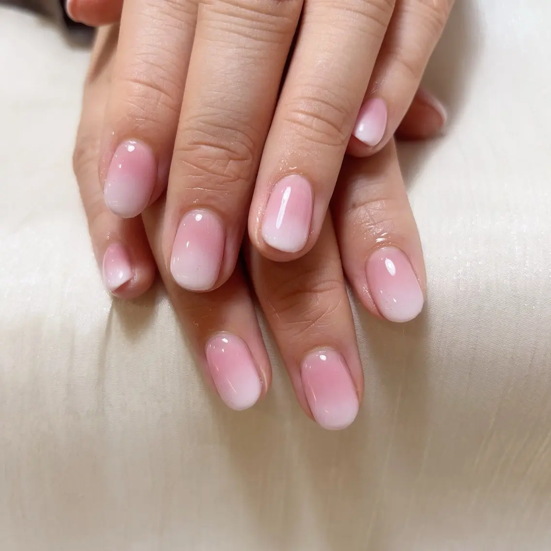 ネイル ハンドネイル MoonNail ユリ🌸のネイルデザイン