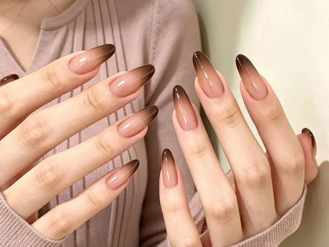 ネイル ブラウン フットネイル フレンチネイル グラデーション 氷ネイル・うるうるネイル ハンドネイル Mixx Nail_ Studioのネイルデザイン