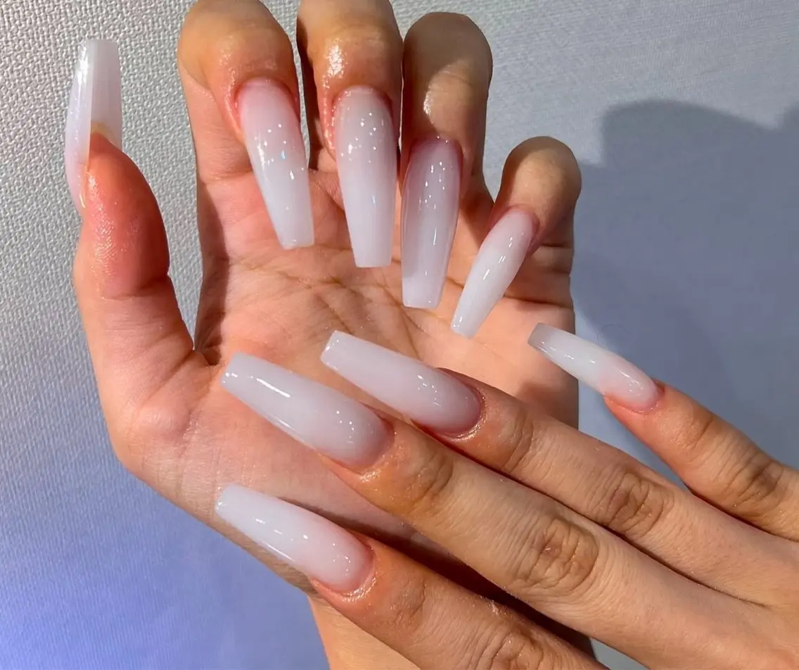 ネイル グラデーション キラキラネイル ワンカラーネイル 冬ネイル Jenn Nail Salonのネイルデザイン