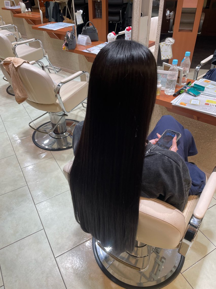 カラー 縮毛矯正 新谷 心愛のヘアスタイル