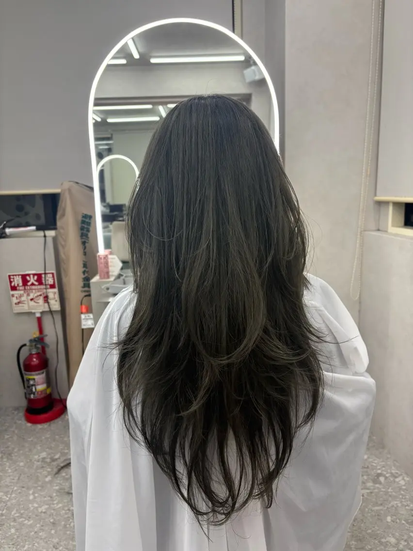 ロング ハッシュカット ハイレイヤー 韓国風ヘア レイヤーカット カット Yuta✂︎ 韓国レイヤー🪽のヘアスタイル