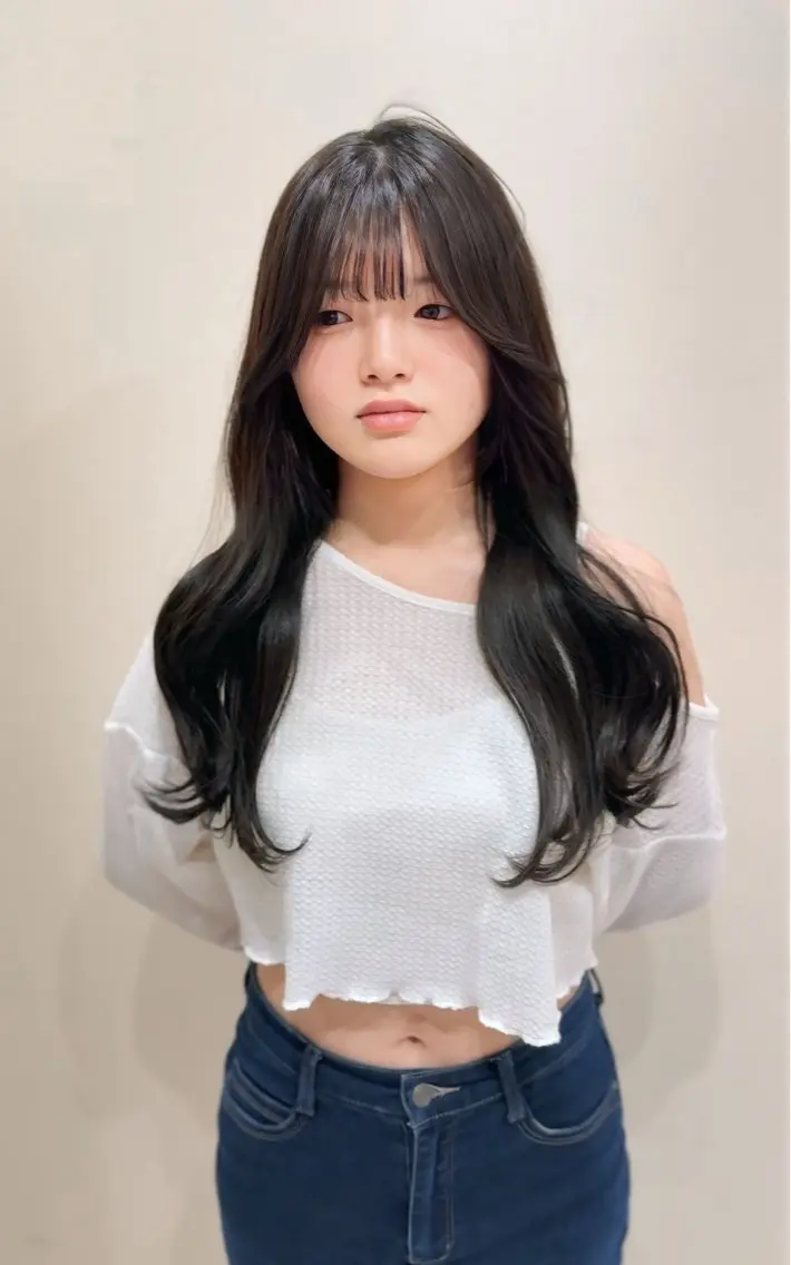ロング カラー ベージュカラー オリーブベージュ ヘアカラー 大人韓国レイヤ ー特化|角岡泉希🩶のヘアスタイル
