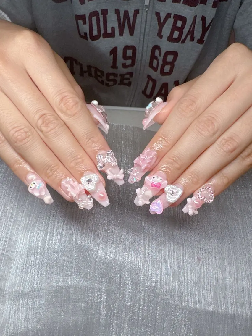 ネイル 長さ出し グラデーション 卒業式 キラキラネイル マグネットネイル Lee Nailsのネイルデザイン