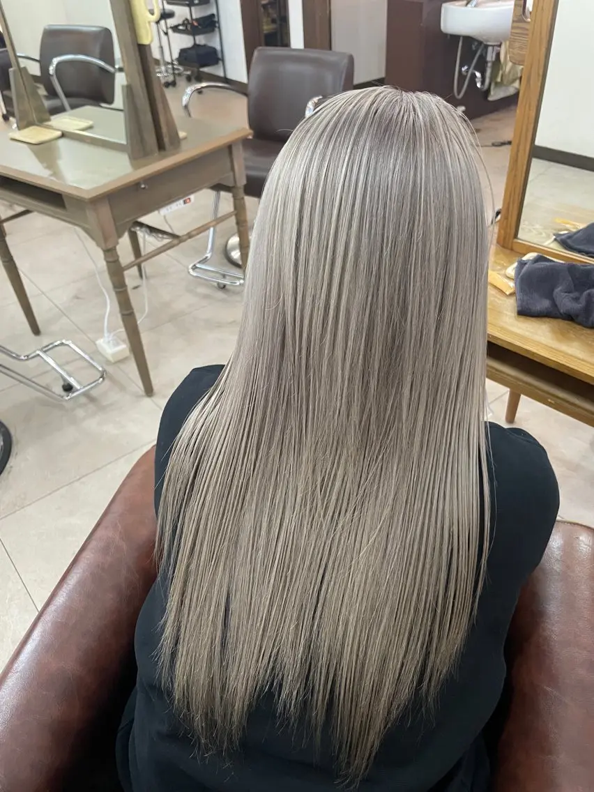 ロング カラー TIDEHAIR SHUKAのヘアスタイル
