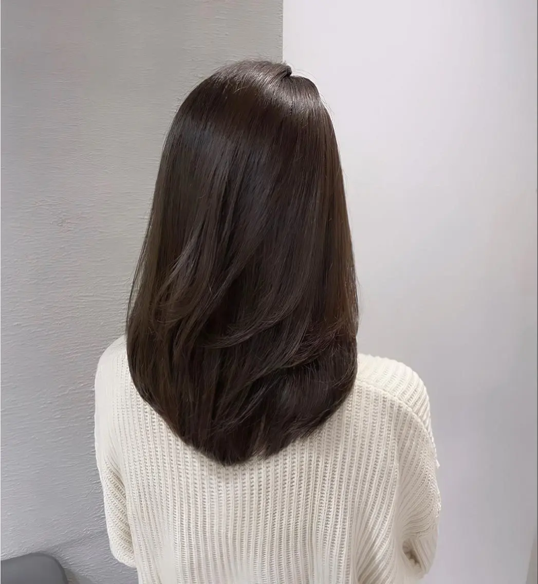 セミロング 銀座/レイヤーカット 🤍内野すみれのヘアスタイル