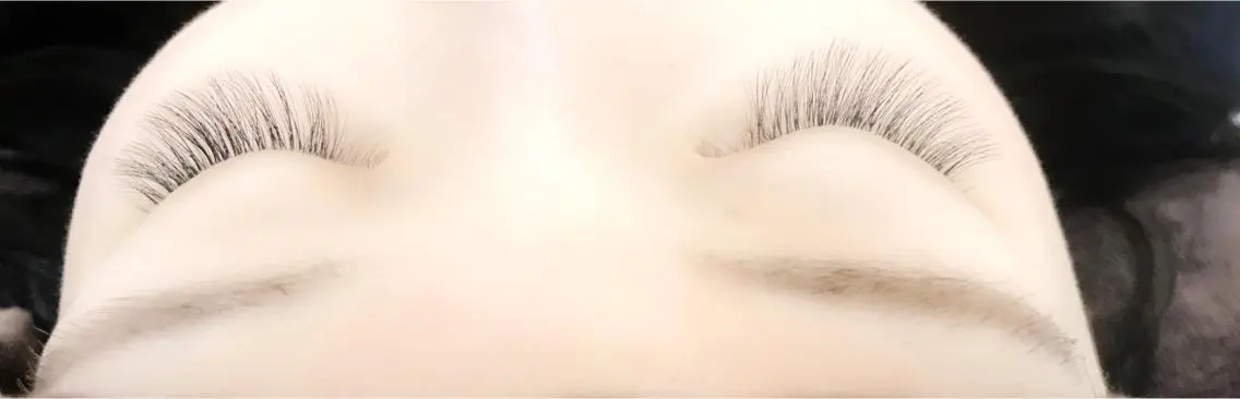 マツエク・マツパ ボリュームラッシュ irieアイリー 鈴木紀美の眉毛・アイブロウイメージ