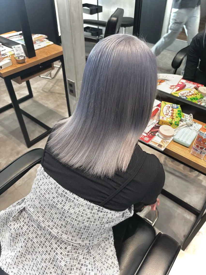 カット+ハイブリーチ+カラーの写真