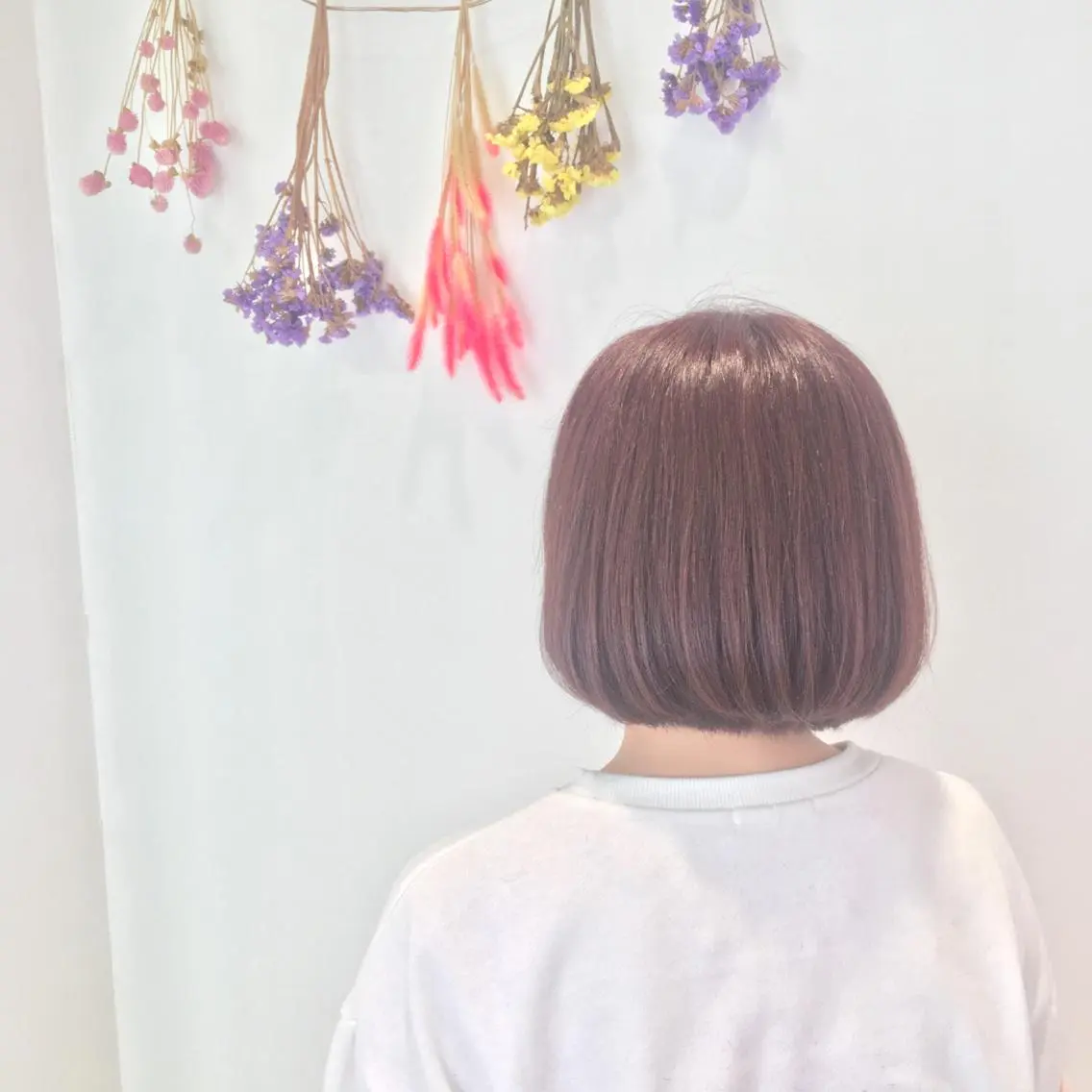 ショート カラー ピンクカラー ボブ 小顔レイヤー/ ベージュ🤍Rieのヘアスタイル