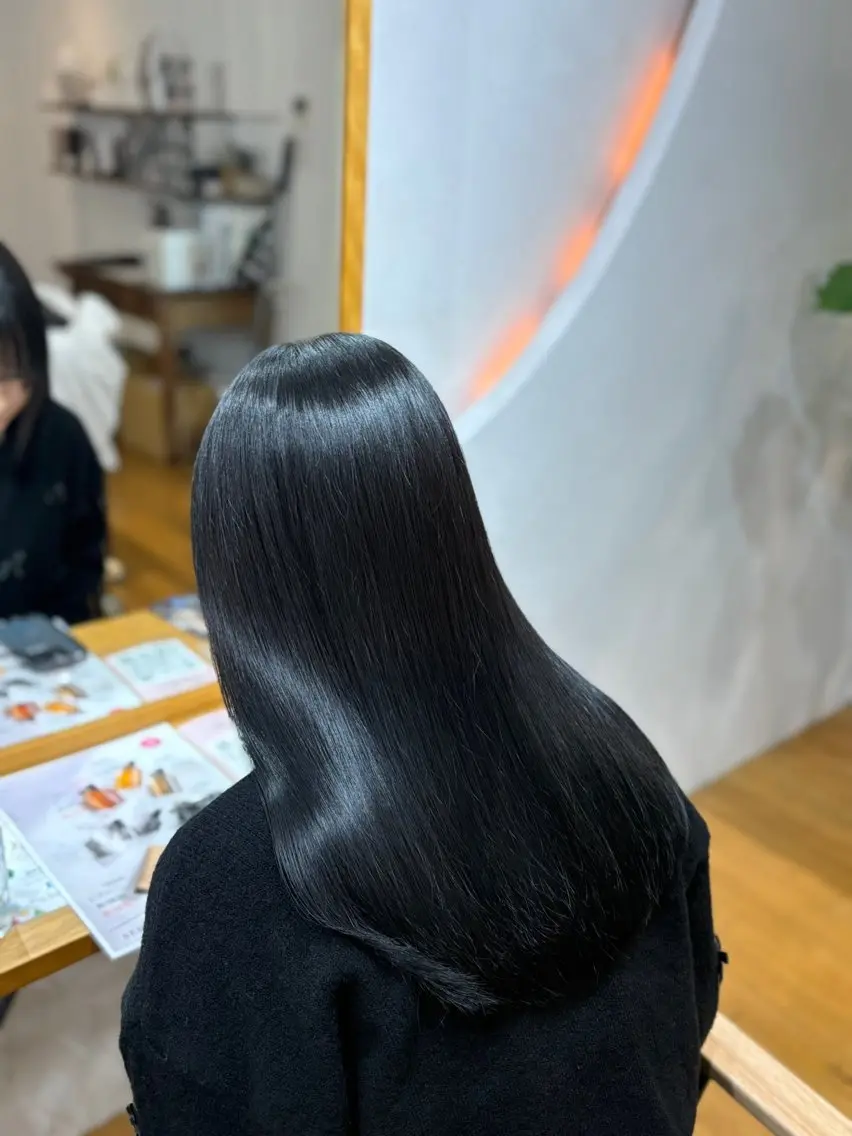 セミロング 顔周りカット カット ヘアカラー 縮毛矯正 3tuba Asumiのヘアスタイル